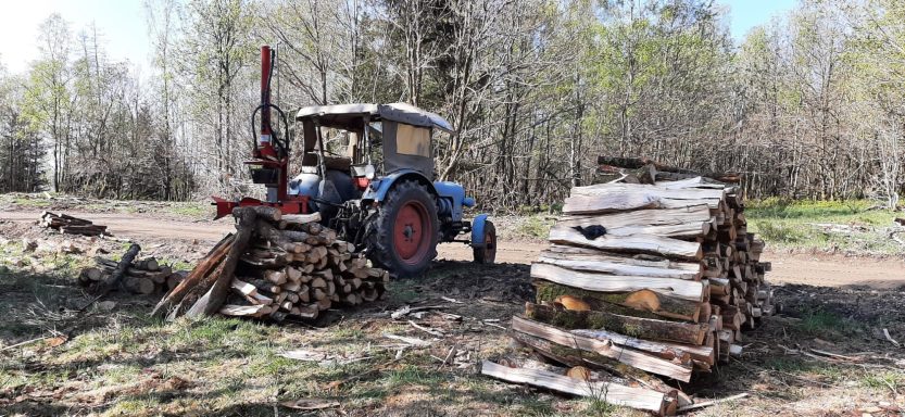 Holz spalten im Hauberg